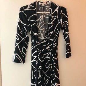 Donna Morgan polyester/spandex wrap dress